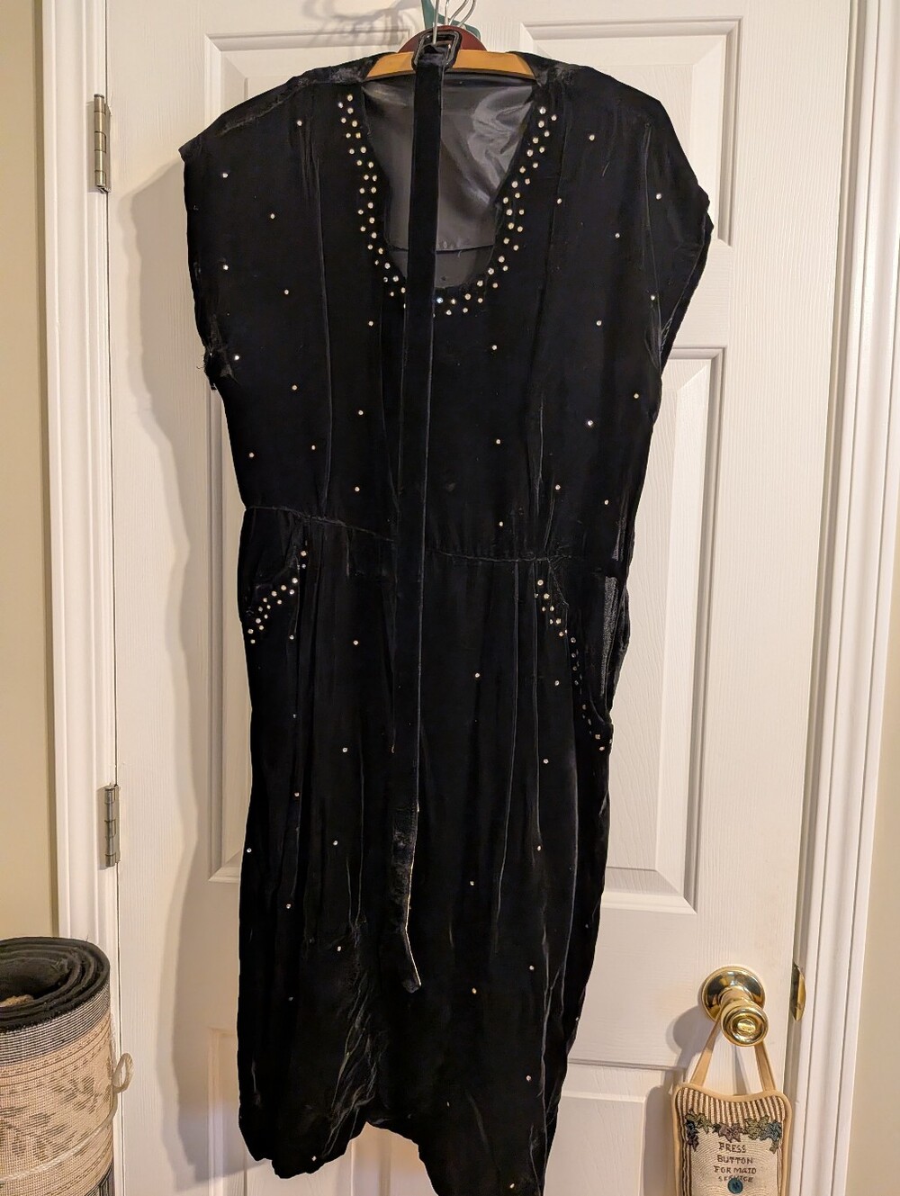 Vintage Women's Sleeveless Black Velvet Dress W/ Rhinestones & Belt Small
